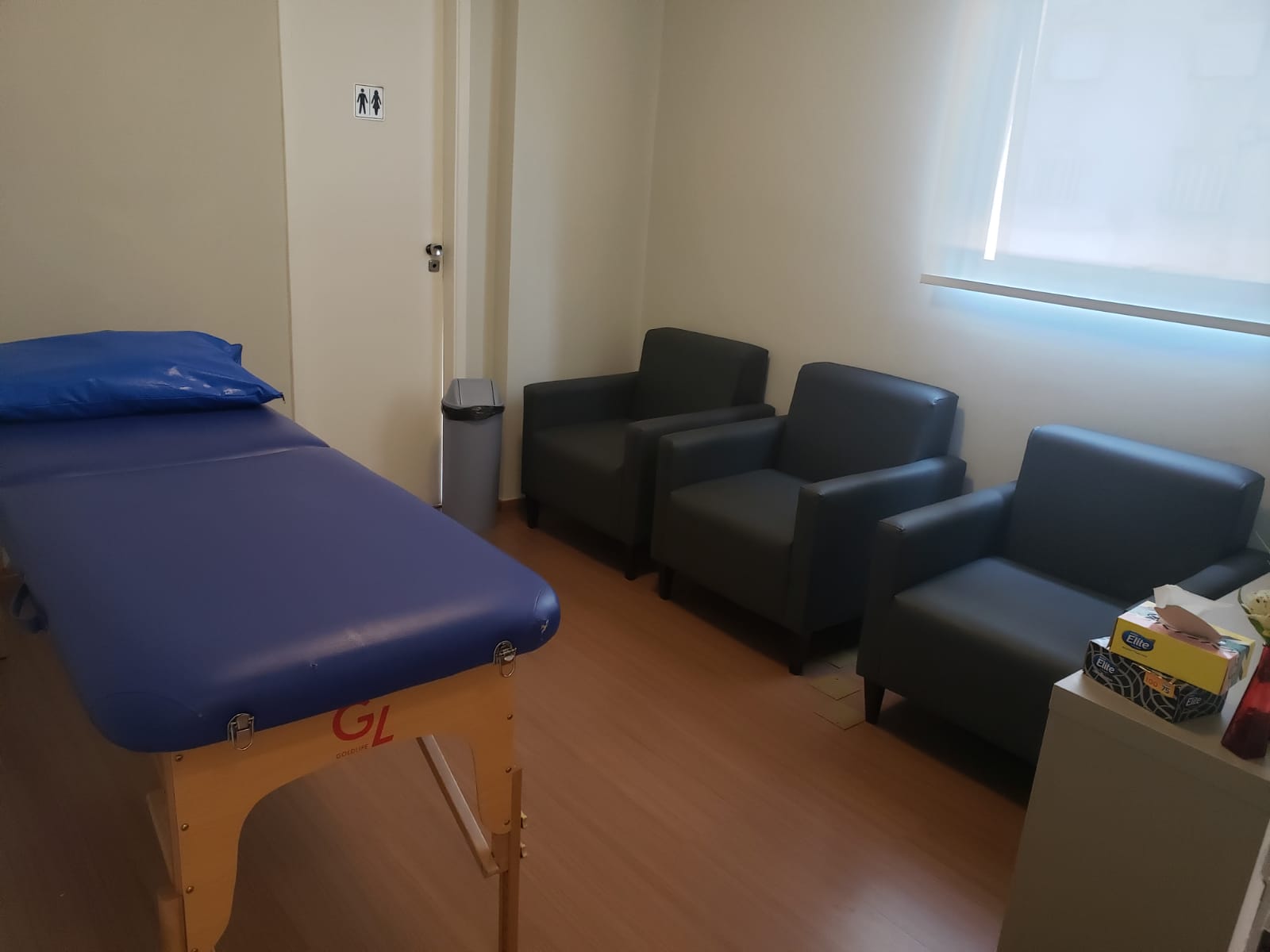 sala com maca na região de Paulista