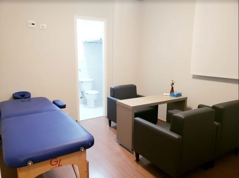sala com maca na região de Paulista