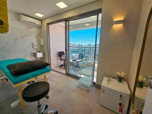 Sublocação Sala Estética por hora no Tatuapé - Sala Turquesa com Maca